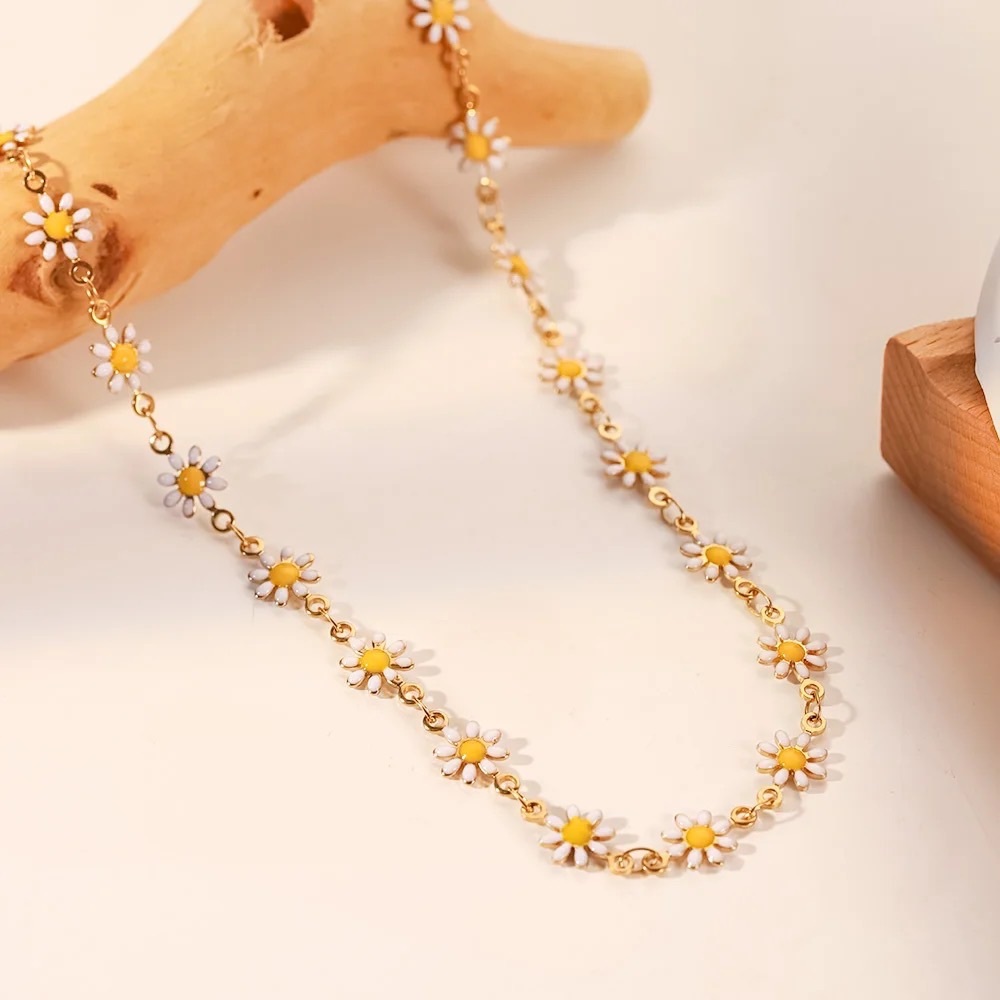 Daisy Choker - Picture 3 of 3